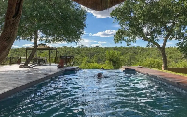 Muweti Bush Lodge