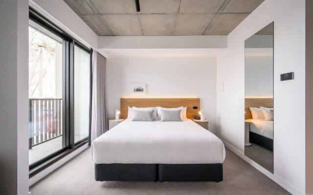 Nesuto Docklands Apartment Hotel