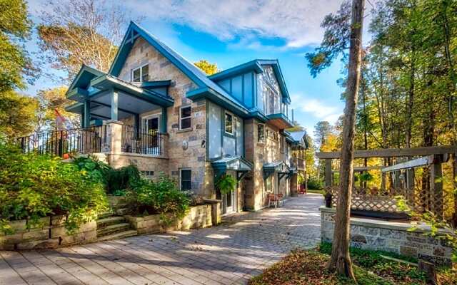 Lionheart Guesthouse and B&B