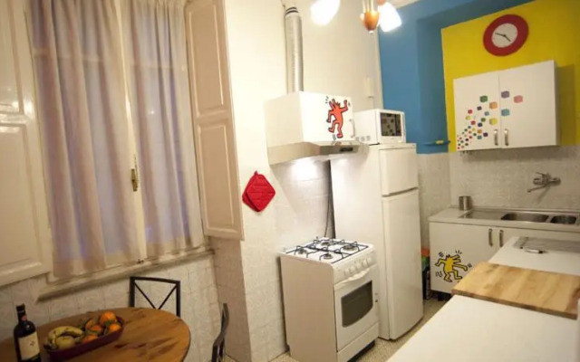 Absolute Colosseum Apartment