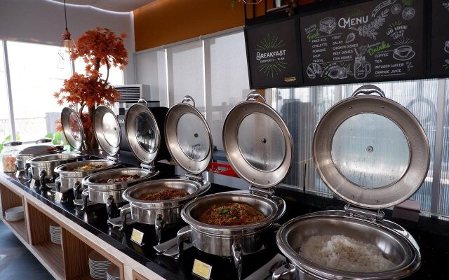 MaxOneHotels.com at Platinum Hayam Wuruk Jakarta
