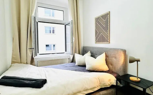 Affordable 4BR Near Stadthalle