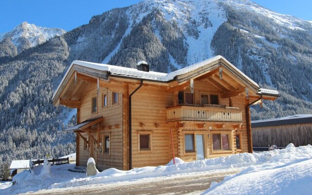 Beautiful Chalet with Sauna Near Ski Area in Krimml