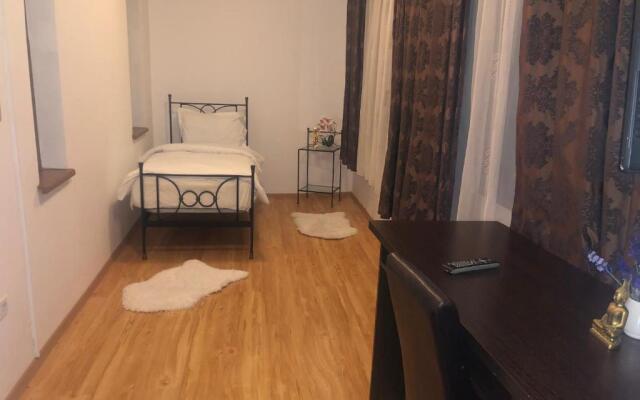 Happy Accomodation