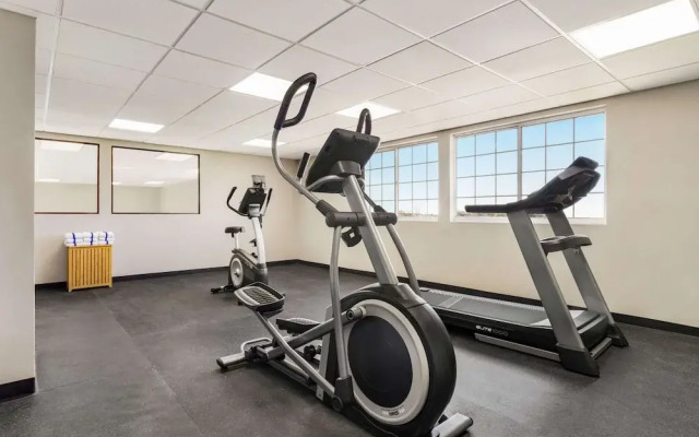 Econo Lodge Blackwell I 35