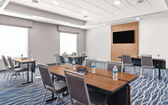 Hampton Inn by Hilton Bellingham Airport