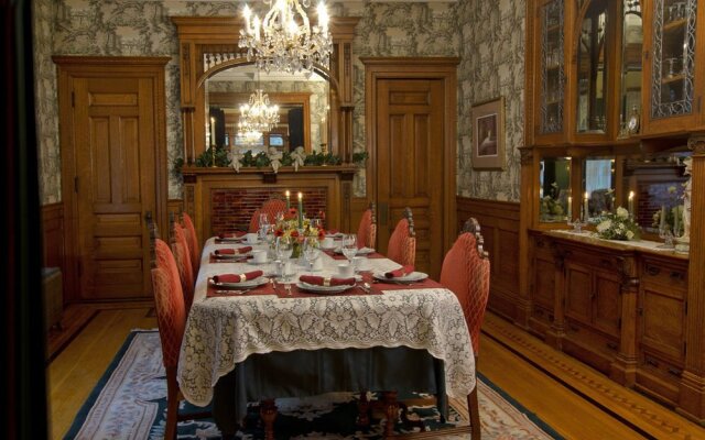 W.W. Smith Inn