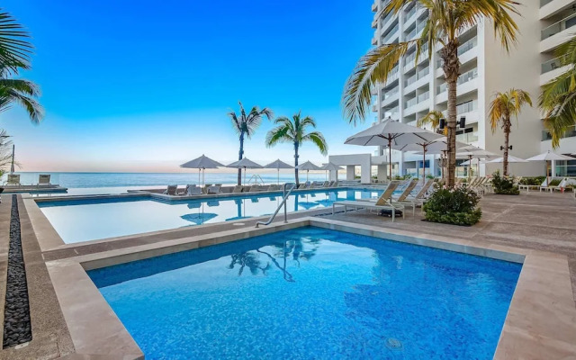 Panoramic Hot Tub Oceanview Luxury 4BR Penthouse