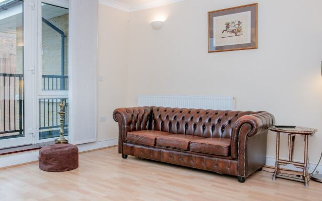 2 Bedroom Balcony Apartment In Putney