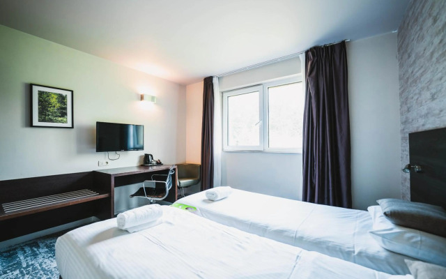 Utopia Hotel