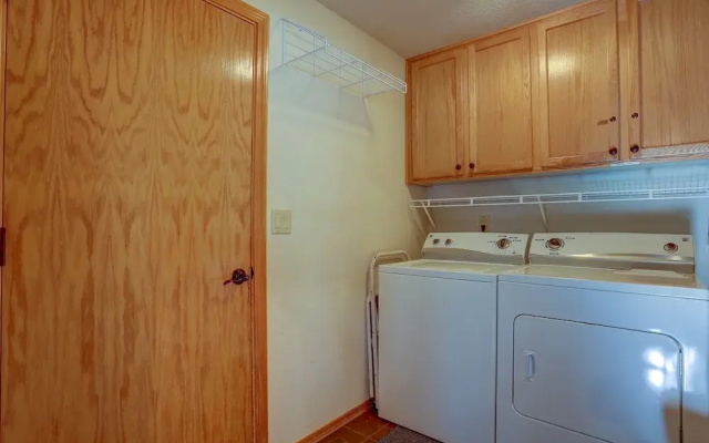 Newly Remodeled 27 Gannet Home Features Kayaks, Bikes, and Hot Tub by Redawning