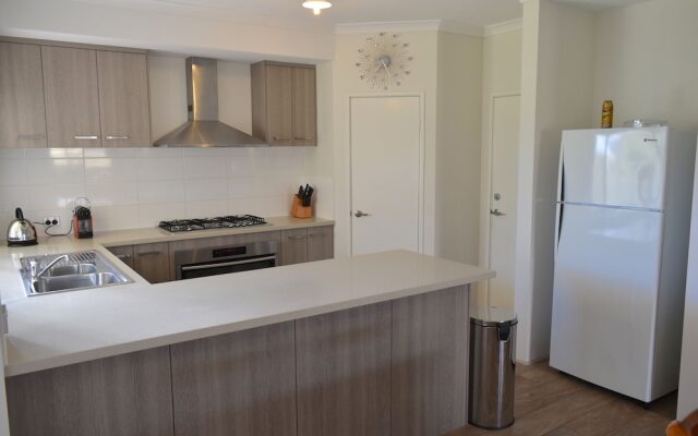 Beachwood House Broadwater