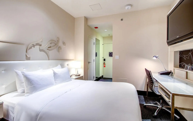 THE MIDLAND HOTEL, Chicago, a Tribute Portfolio Hotel