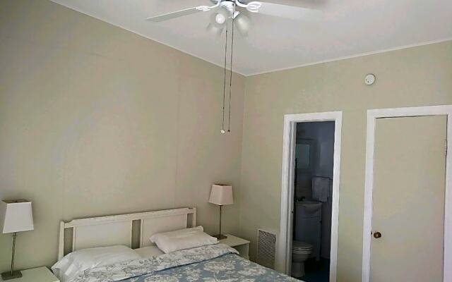 Royal Canadian Motel