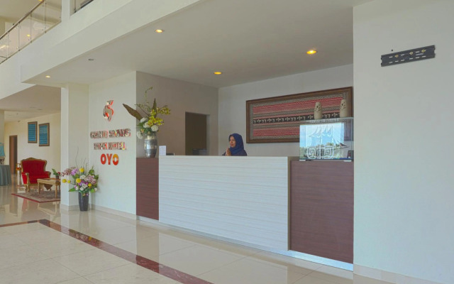RedDoorz Plus At Grand Sayang Park Hotel Makassar