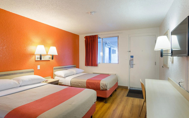 Motel 6 Denver, CO – Downtown