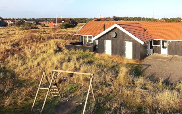 8 Person Holiday Home in Blavand