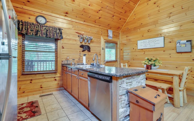 Inviting Sevierville Cabin w/ Deck & Hot Tub!