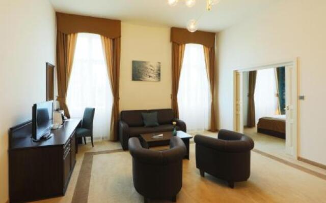 Ipoly Residence Executive Hotel Suites
