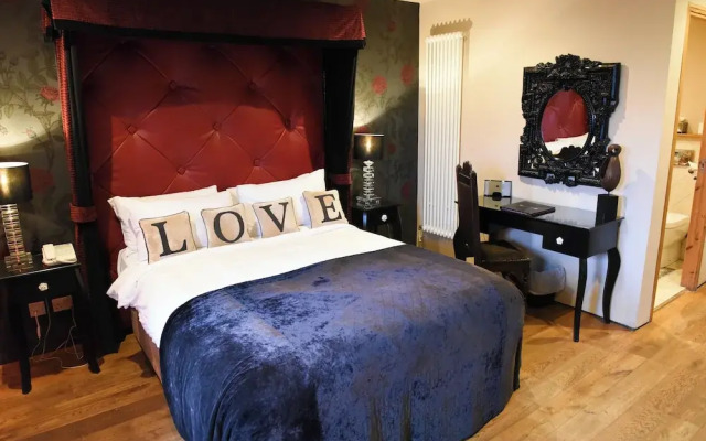 Glenskirlie House & Castle