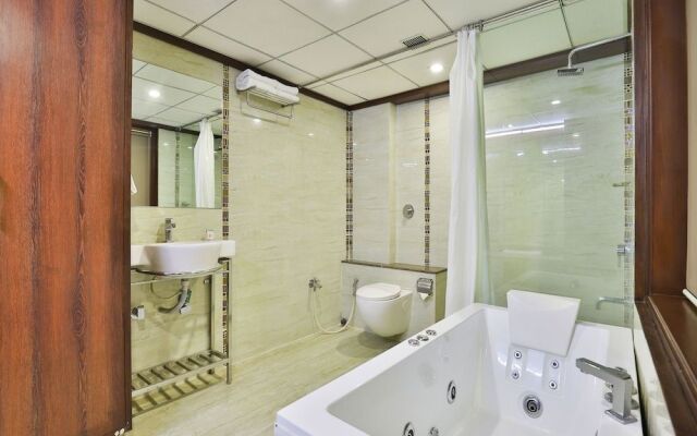 OYO 13253 The Grand Vinayak Hotel
