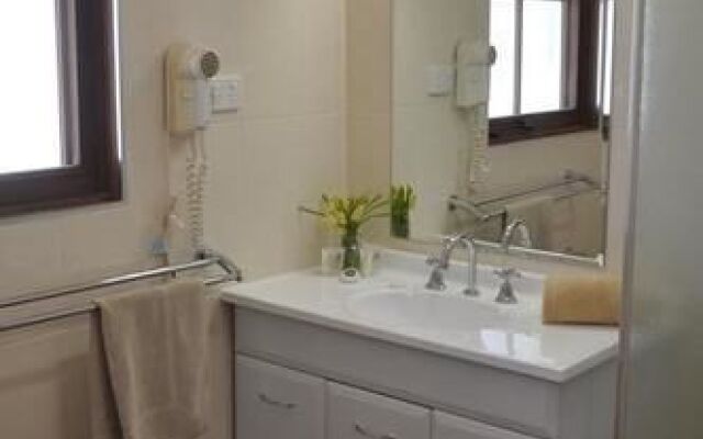 Lightning Ridge Outback Resort & Caravan Park