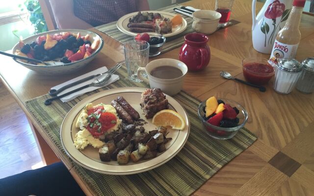 Two Bears Inn Bed & Breakfast