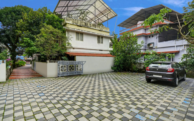 Hotel O Palarivattom Metro Station Formerly South Gate