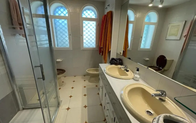 Spacious House w/ Private Pool Next to Golf Club
