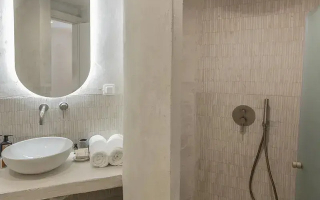 Nusa Suites & Villas