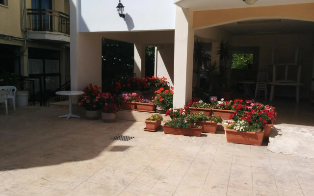 Mariela Hotel Apartments