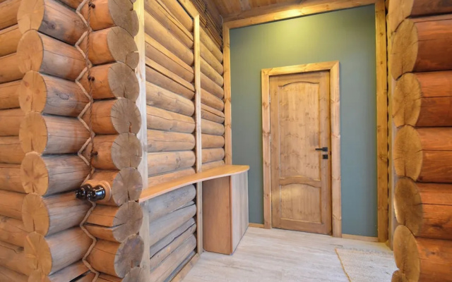 Wooden Villa with pool and sauna