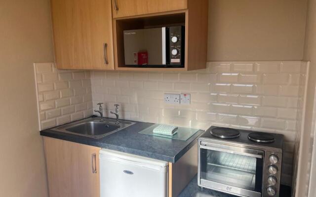 Belmore Court & Motel