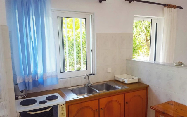 Bluewhite Studio - Cozy Garden Nest