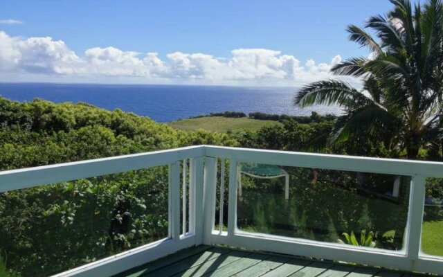 Huelo Point Lookout