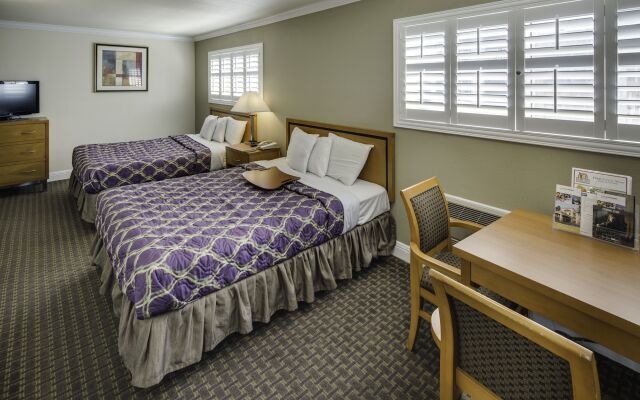 SOMA Park Inn – Civic Center