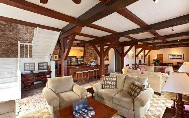 Admiral's Inn and Gunpowder Suites