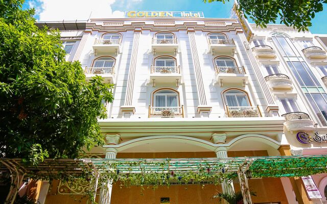 Golden Hotel