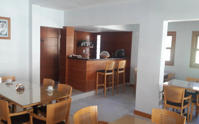 Hotel y Apart De La Plaza