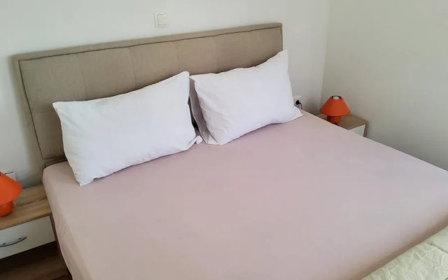 Inviting Apartment 7 Sleeps 4 Guests