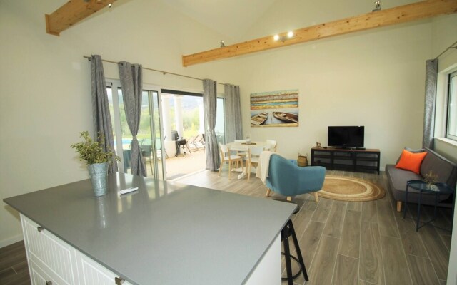 Semi-detached Villa With Pool In Rural Setting