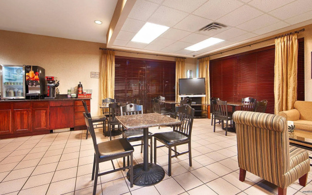 Quality Inn Airport I-240