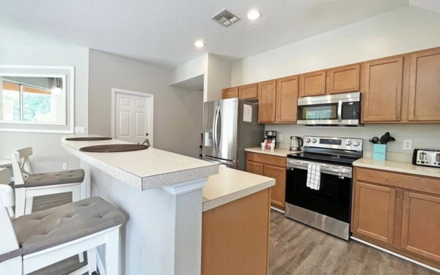 Summer Sparkle 4 Bedroom Home by RedAwning