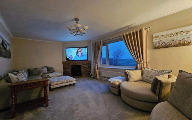 Seaside Bliss Retreat - 5 Bedroom House