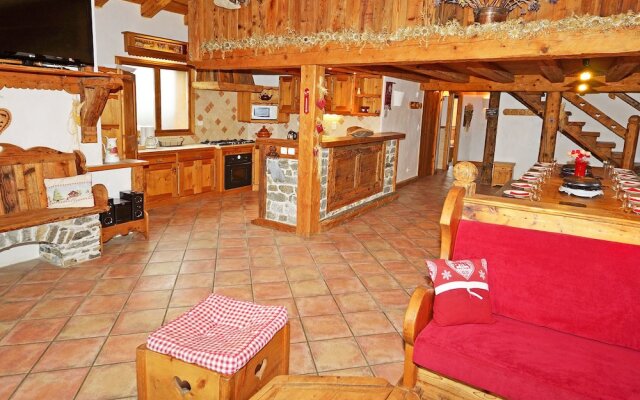 Charming Chalet in Champagny-en-vanoise Near Ski Area