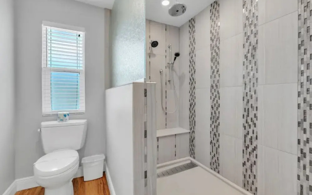 1 Step Closer 2 Bedroom Villa by RedAwning