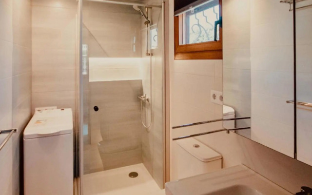 Casita blanca near yumbo