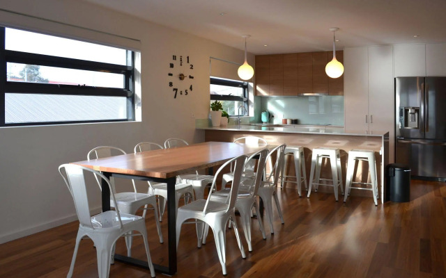 Kangaroo Bay Apartments