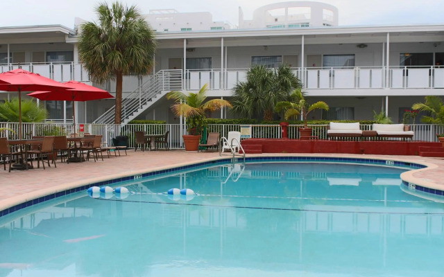 Collins Hotel