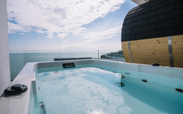 Akrotiri Olympus Luxury Suites